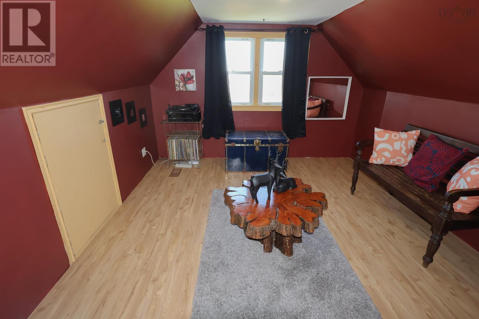 500 Northwest Road Property Photo 32