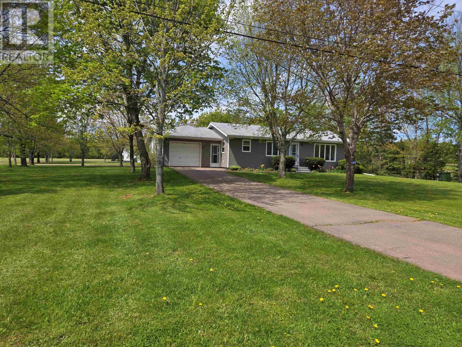 689 Main Street Property Photo 1