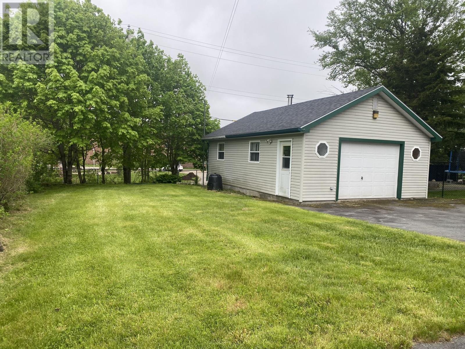 32 James Street Property Photo 4