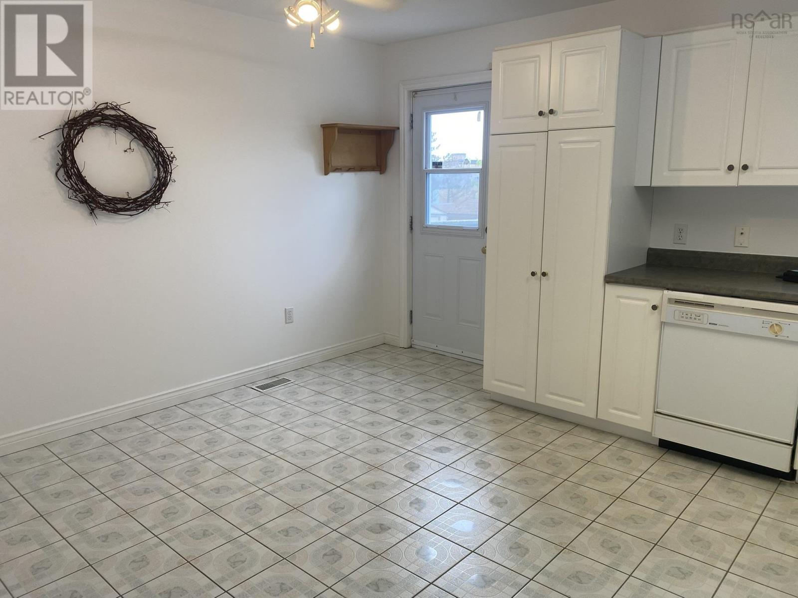 32 James Street Property Photo 10