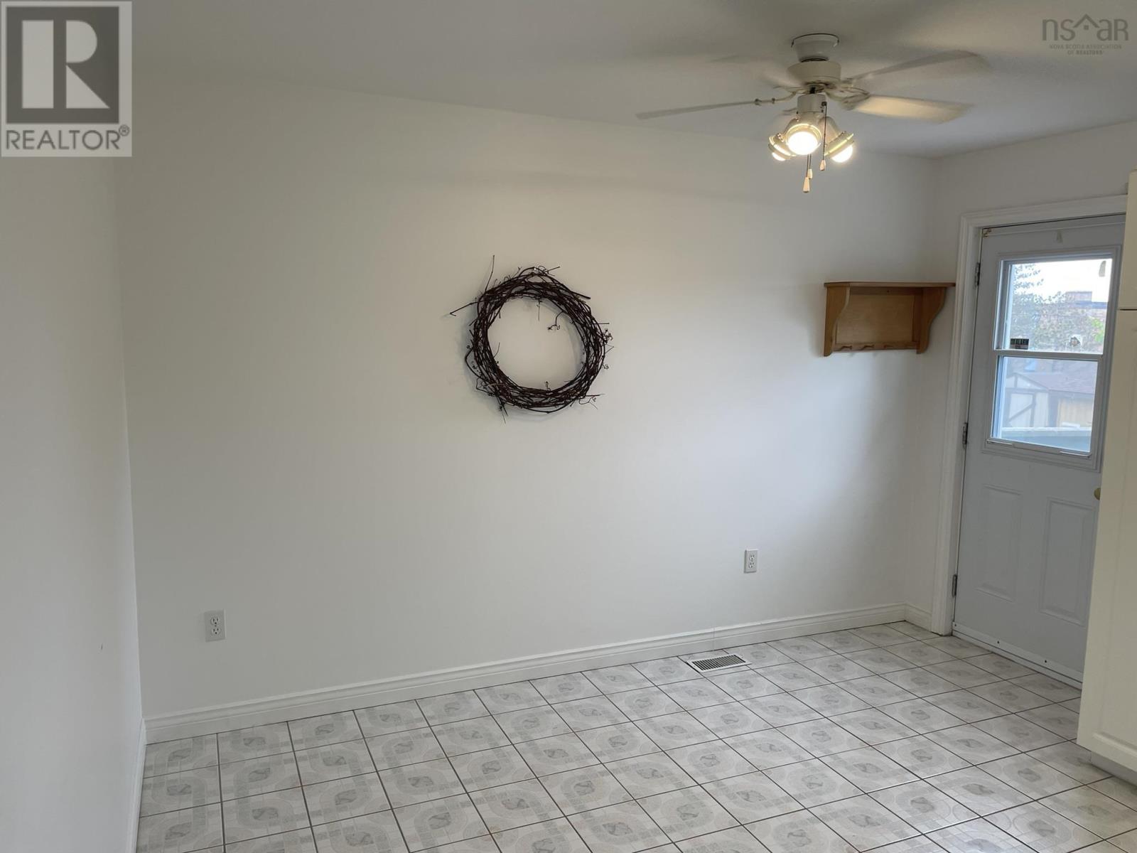 32 James Street Property Photo 11