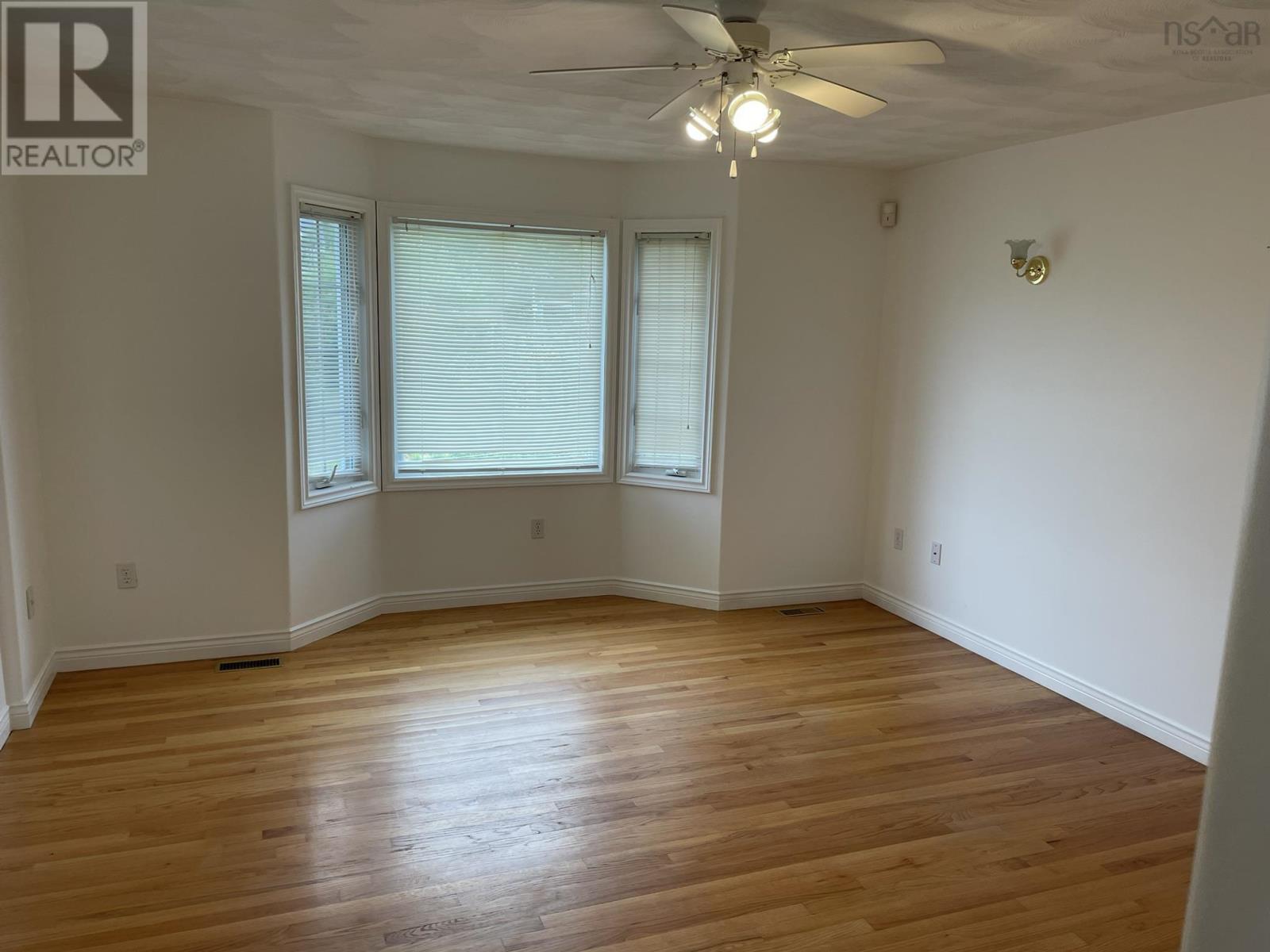 32 James Street Property Photo 12