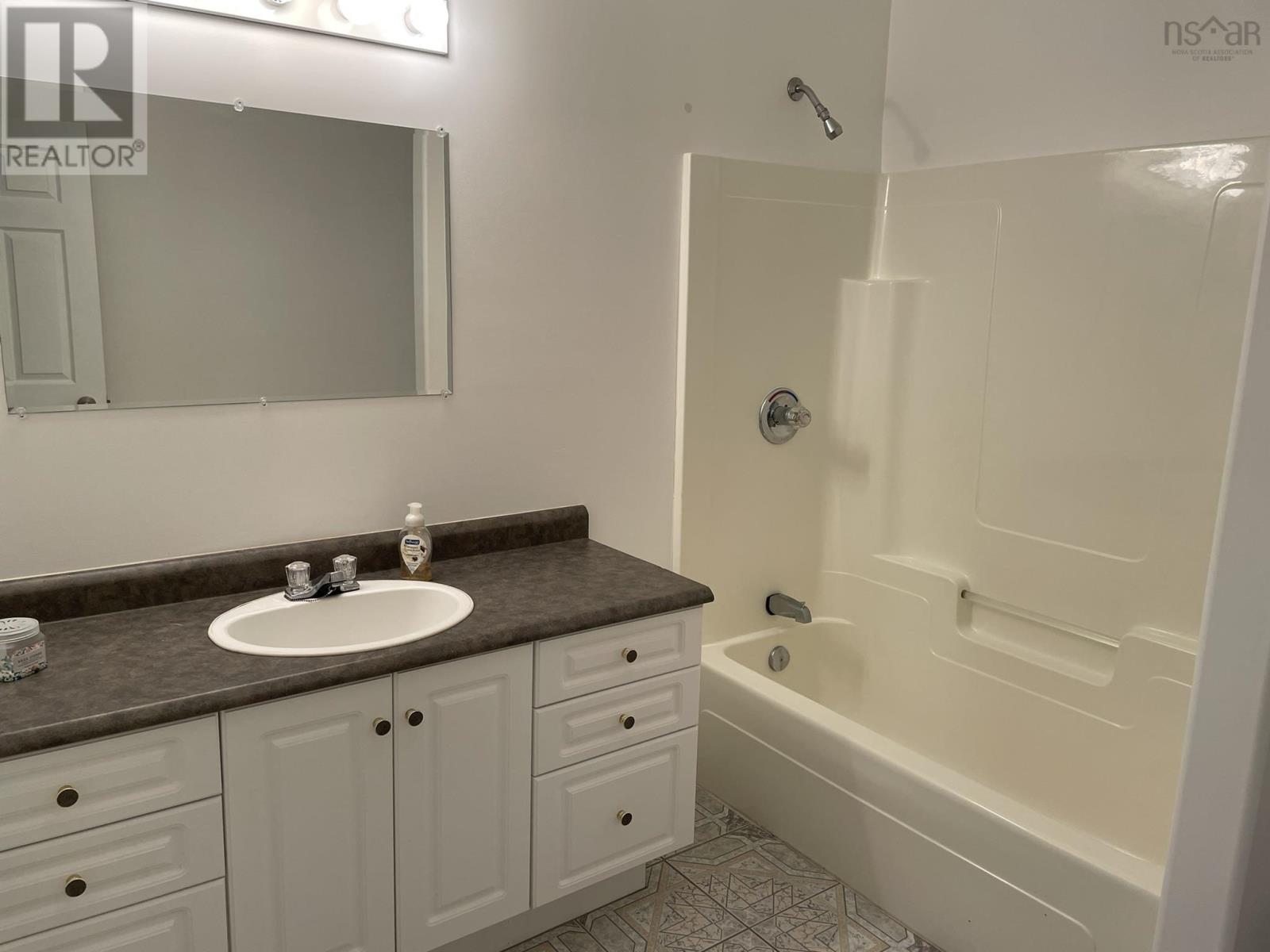 32 James Street Property Photo 26