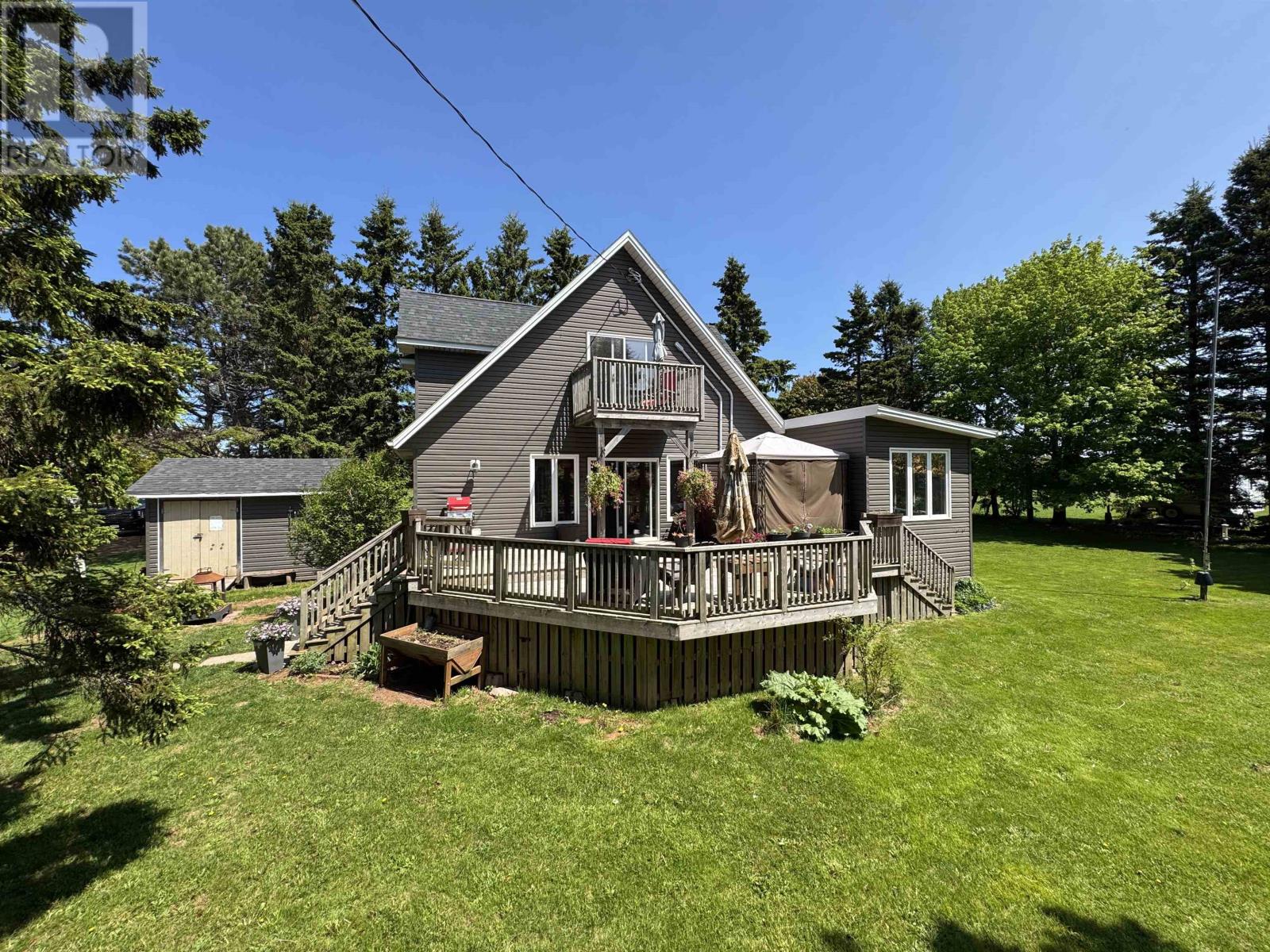 16 Levine Lane Property Photo 1