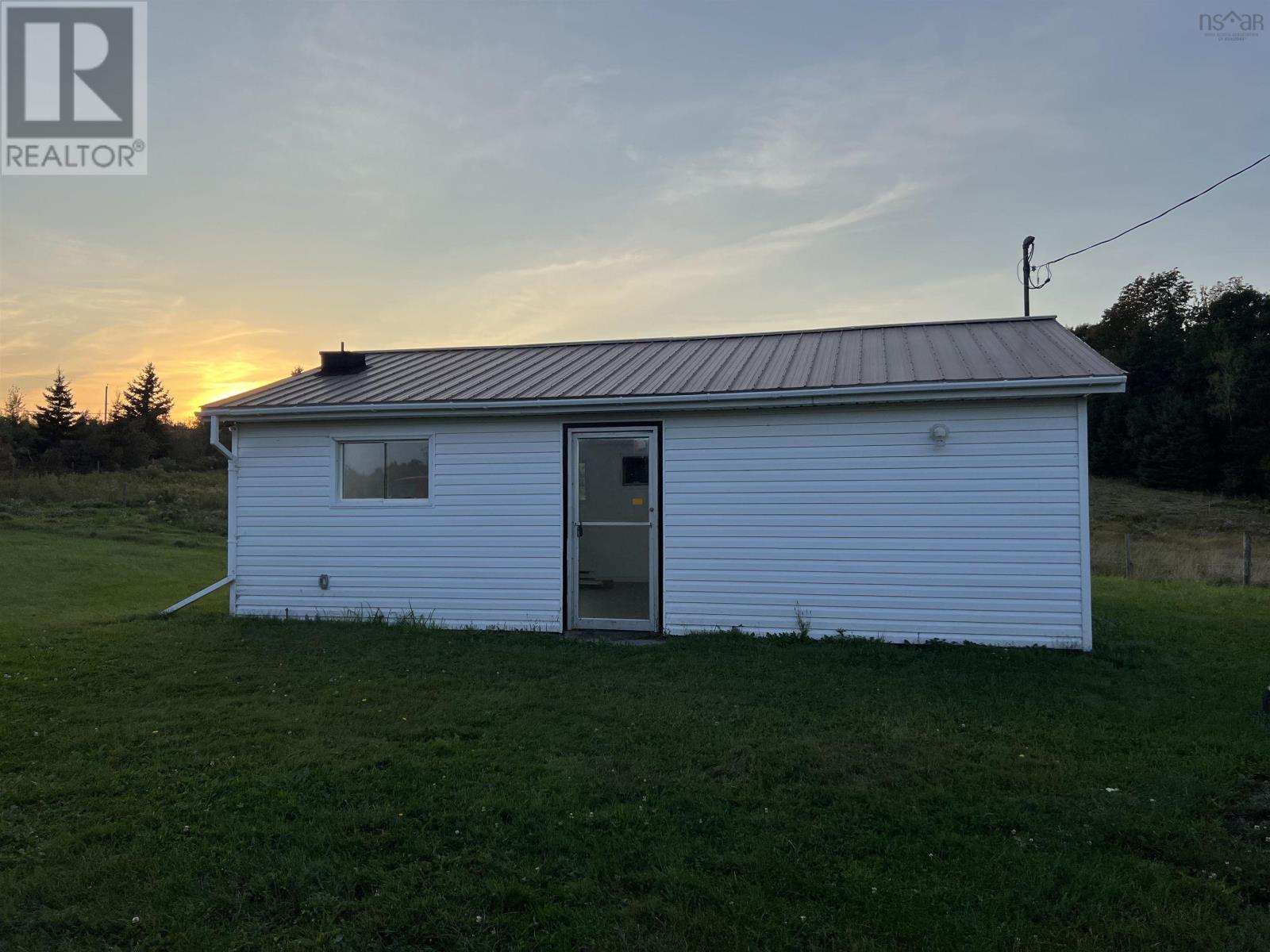 3111 Gairloch Road Property Photo 1