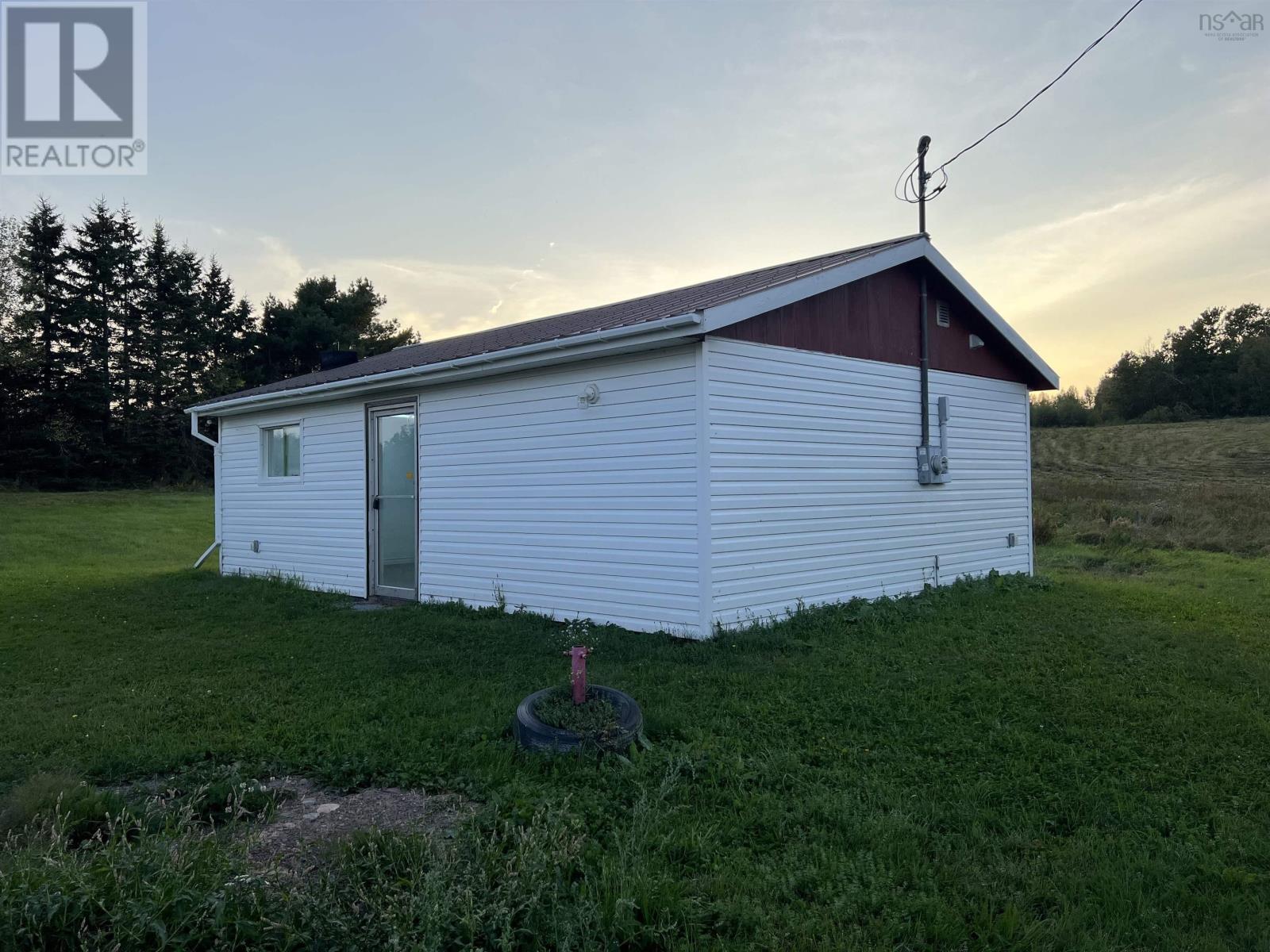 3111 Gairloch Road Property Photo 2