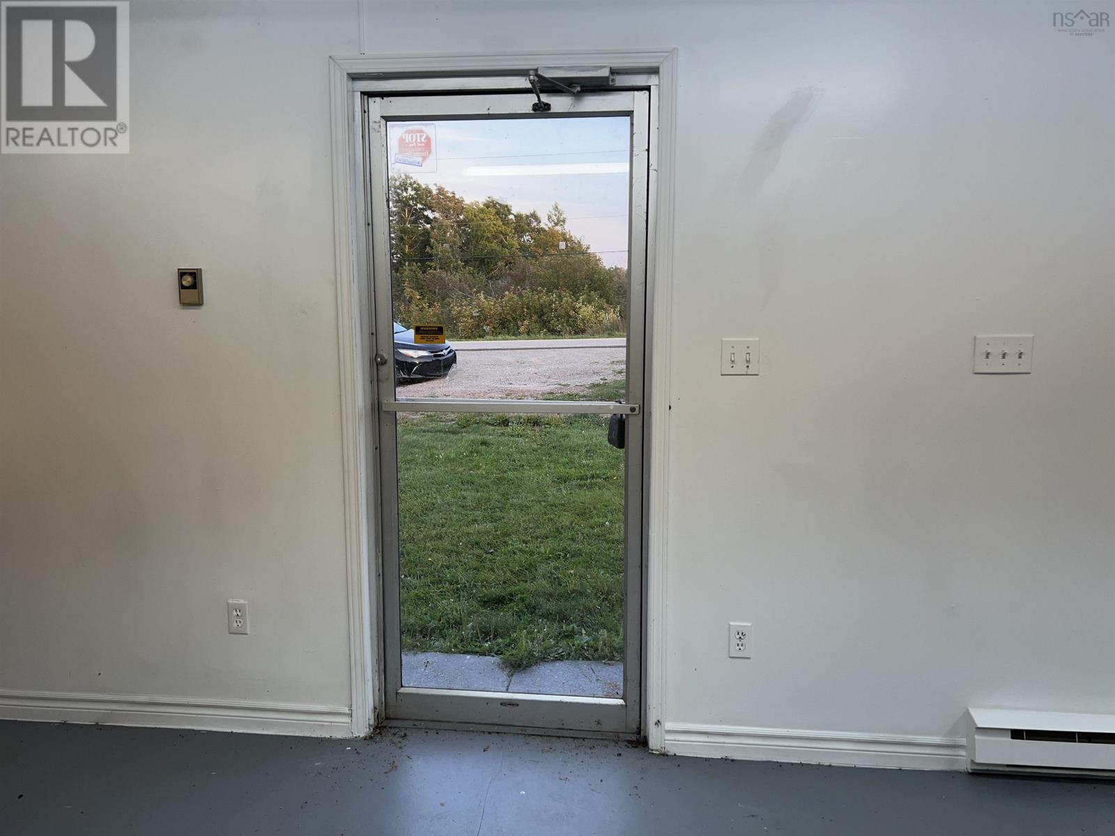 3111 Gairloch Road Property Photo 3