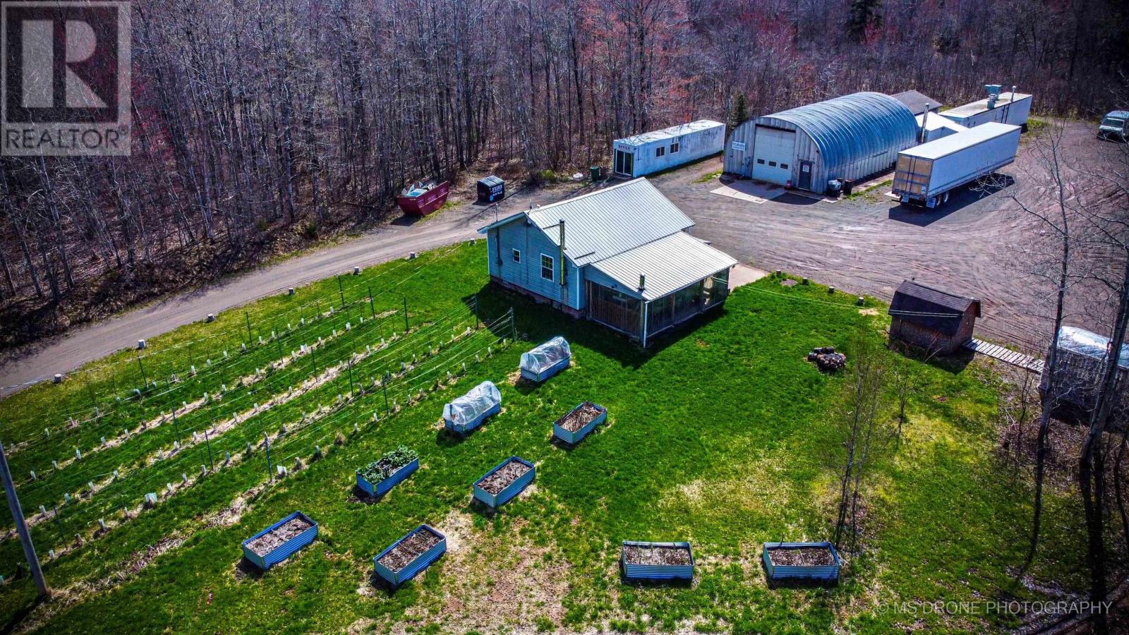 1064 Highway 321 Property Photo 4