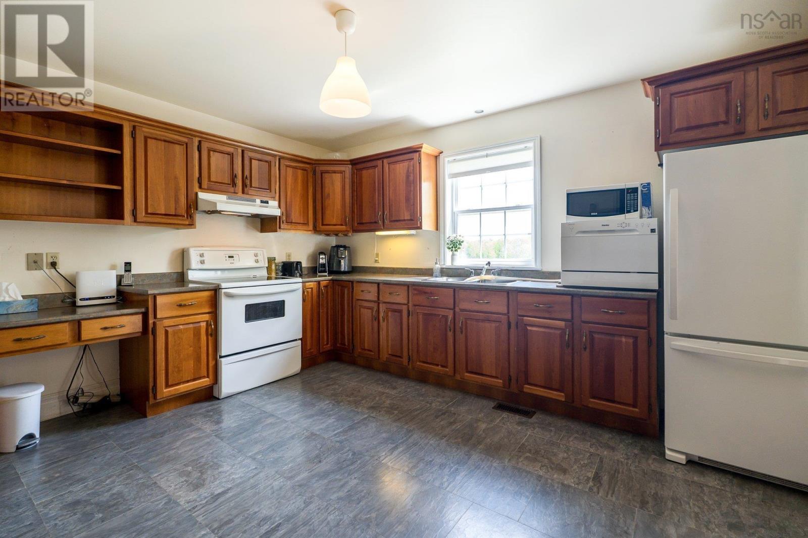 109 Highway 2 Property Photo 9