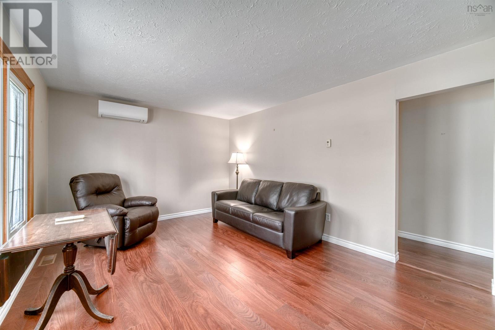 14 Inverary Drive Property Photo 2