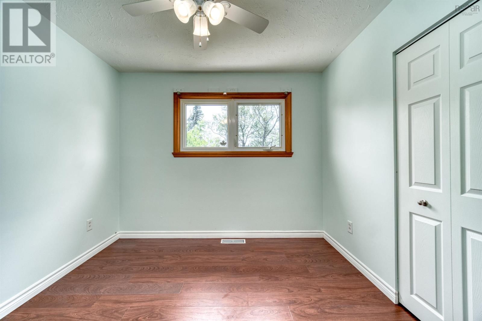 14 Inverary Drive Property Photo 10