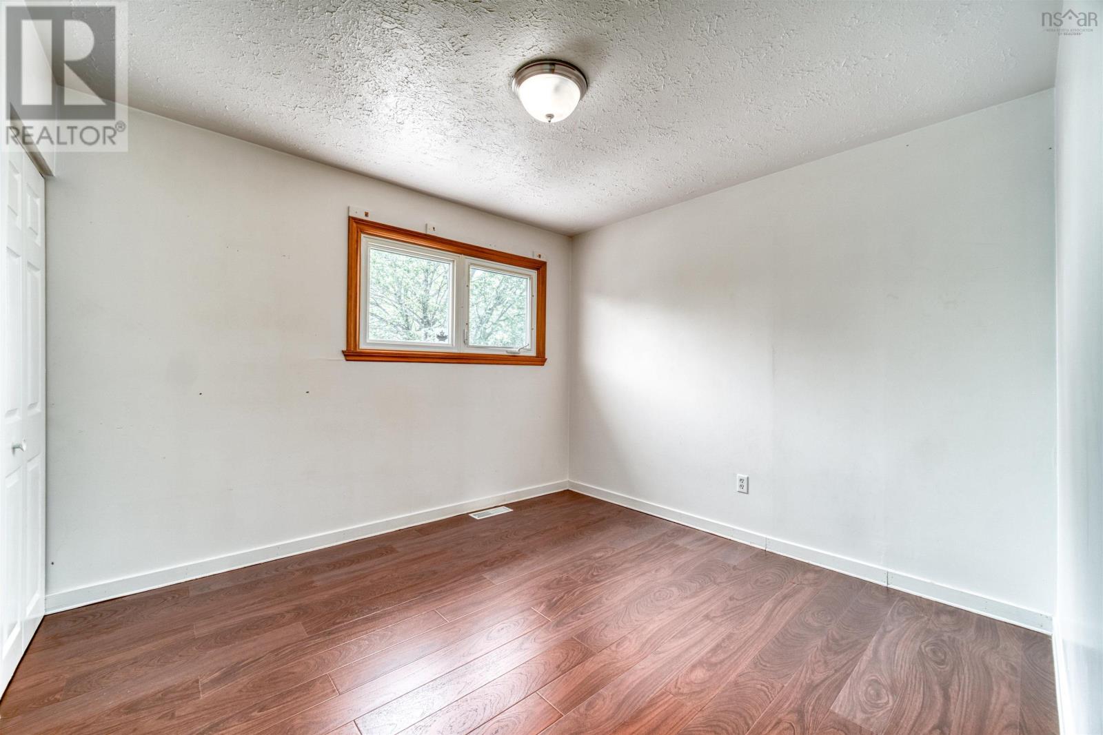 14 Inverary Drive Property Photo 12