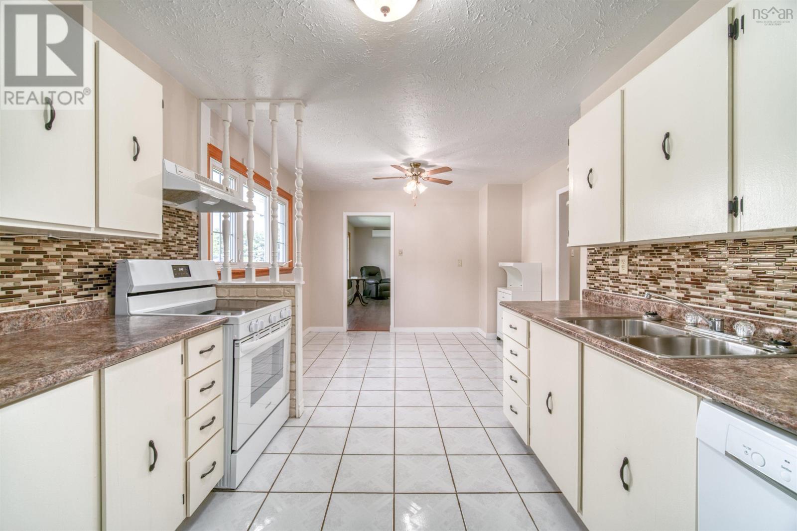 14 Inverary Drive Property Photo 23