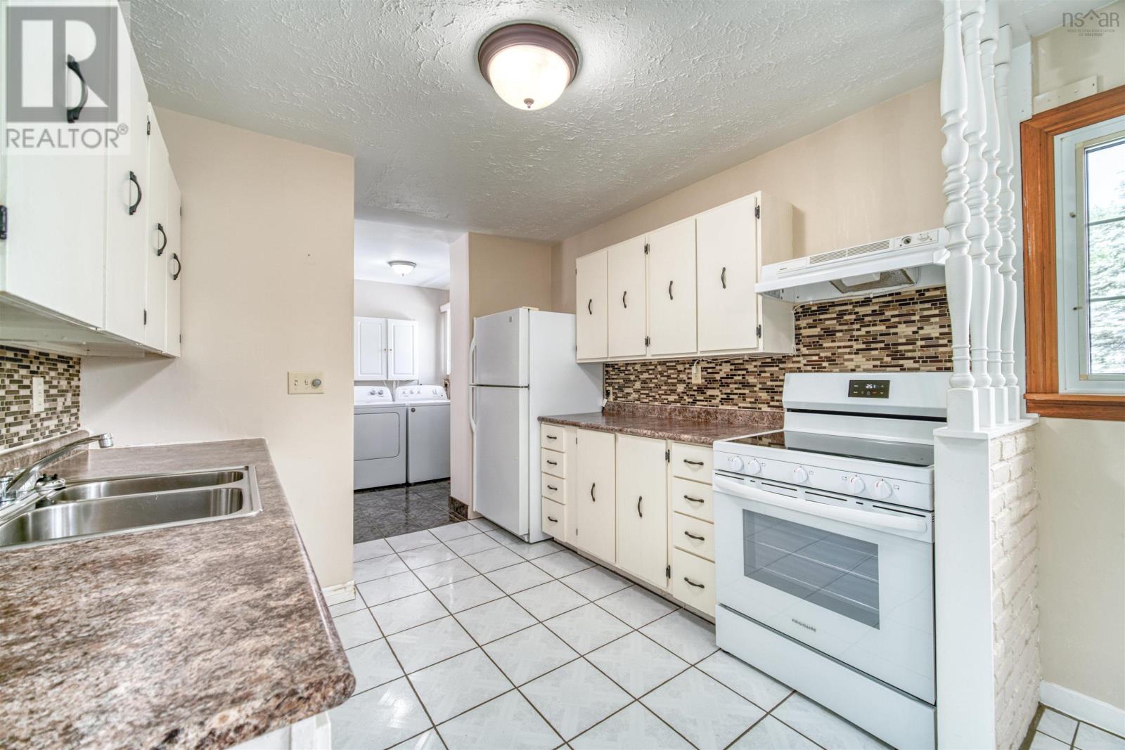 14 Inverary Drive Property Photo 25