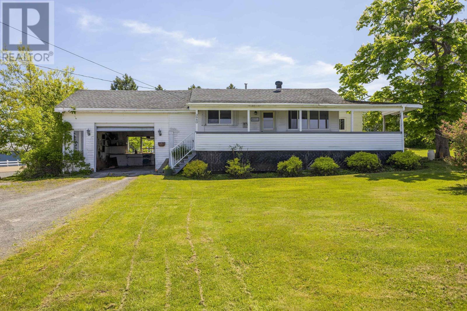3940 South Side Road Property Photo 1