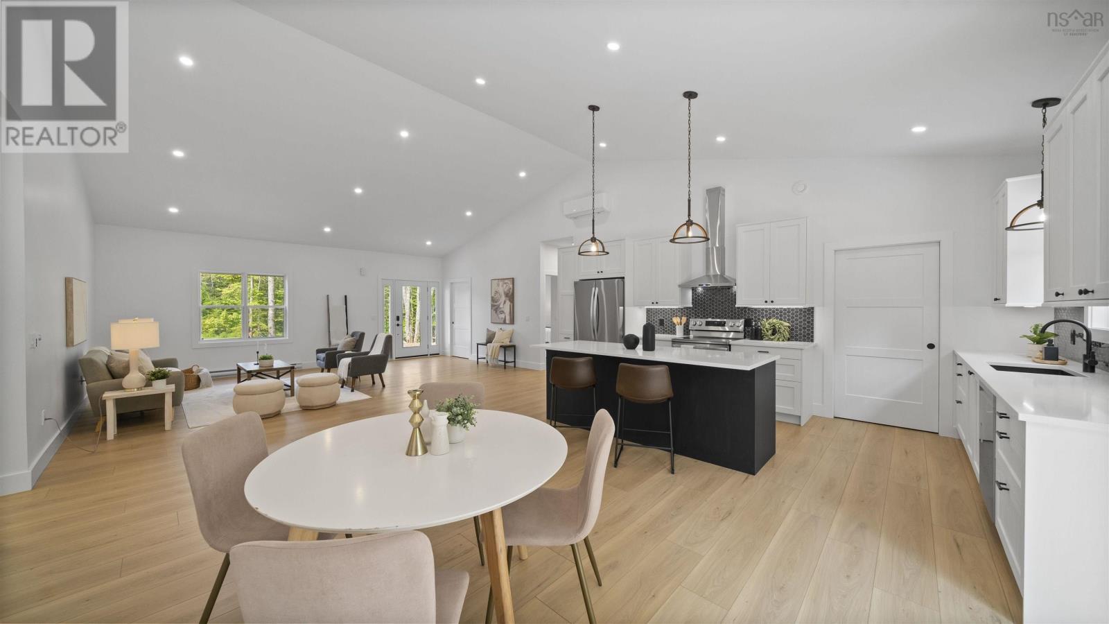 4 Charles Meade Drive Property Photo 15