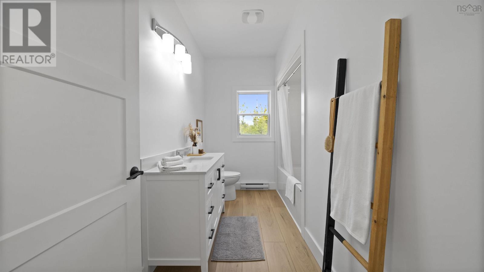 4 Charles Meade Drive Property Photo 25