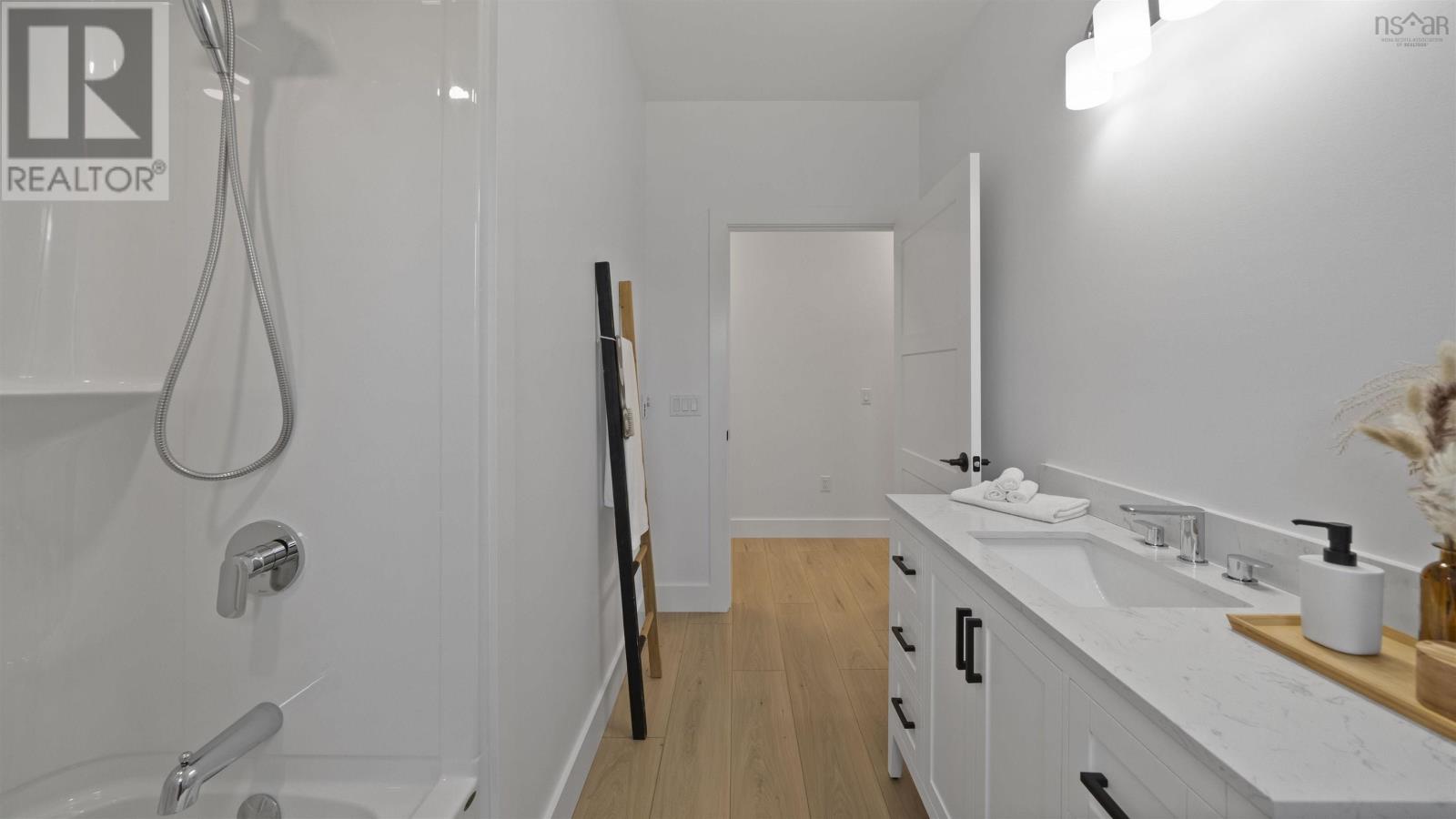 4 Charles Meade Drive Property Photo 26