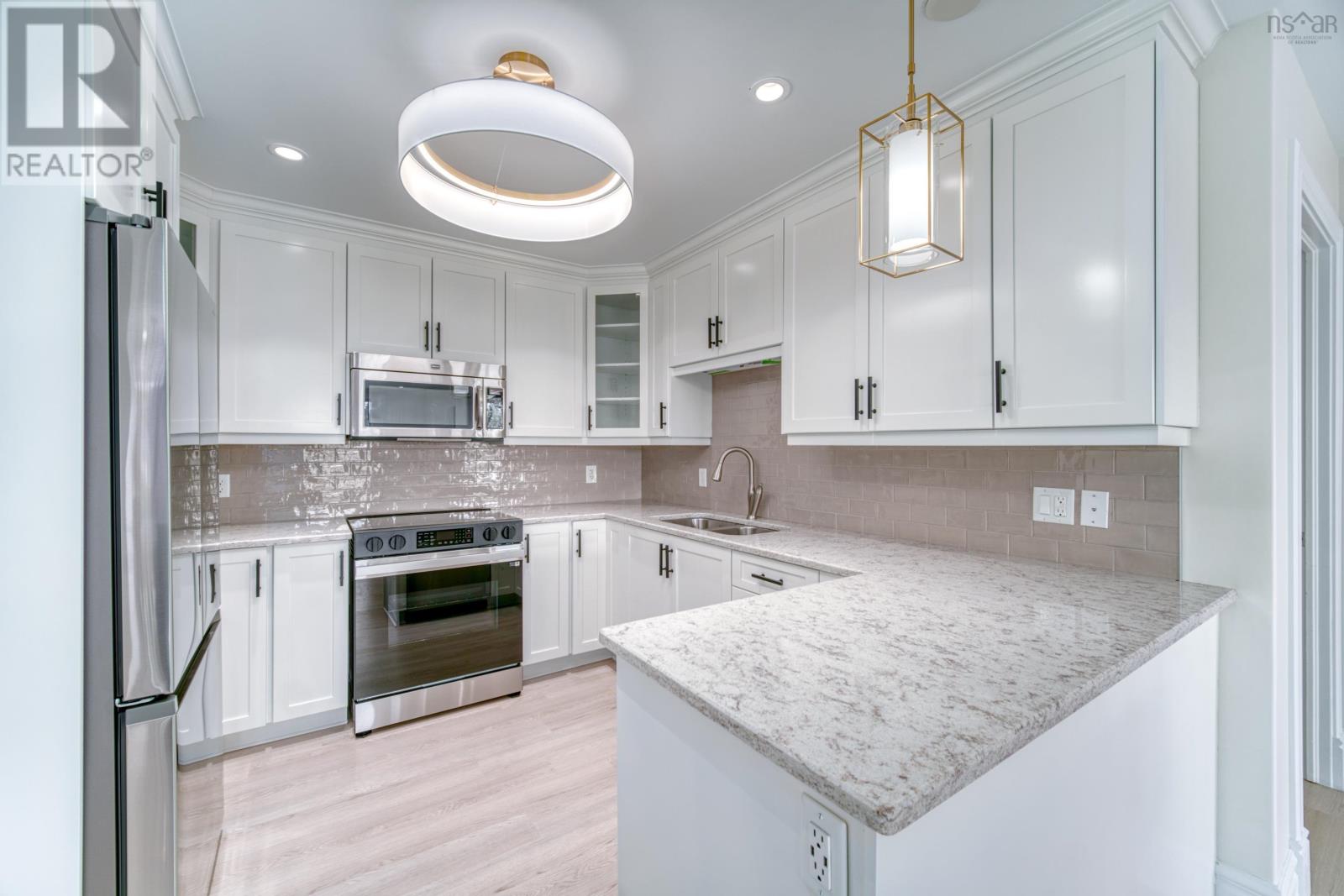 207 89 Pebblecreek Crescent Property Photo 4
