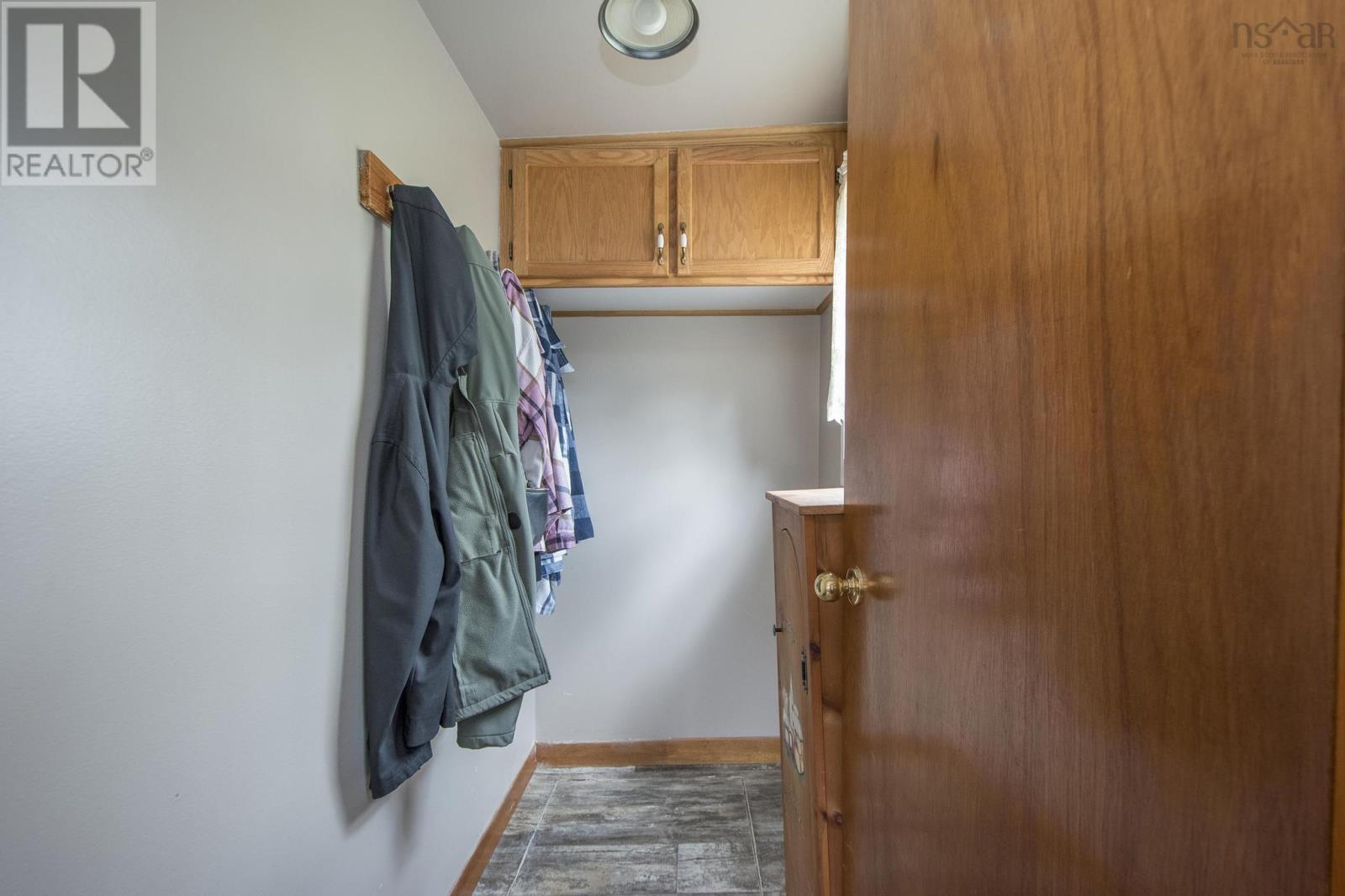 8770 Highway 201 Property Photo 8