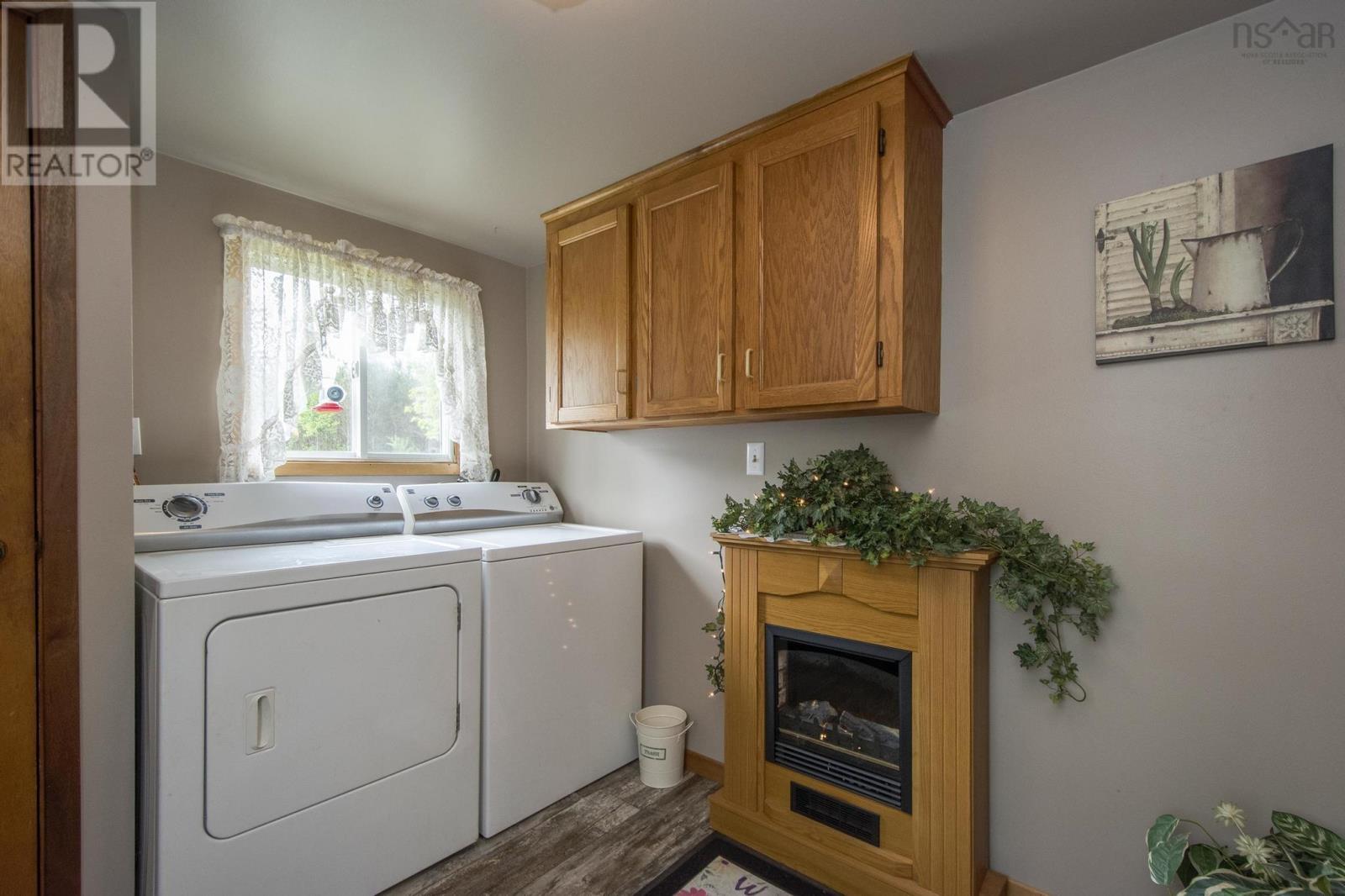 8770 Highway 201 Property Photo 9