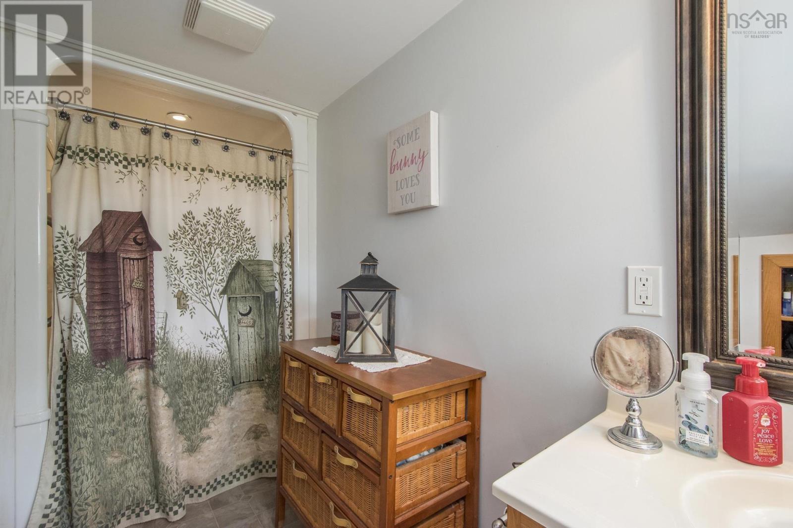 8770 Highway 201 Property Photo 26