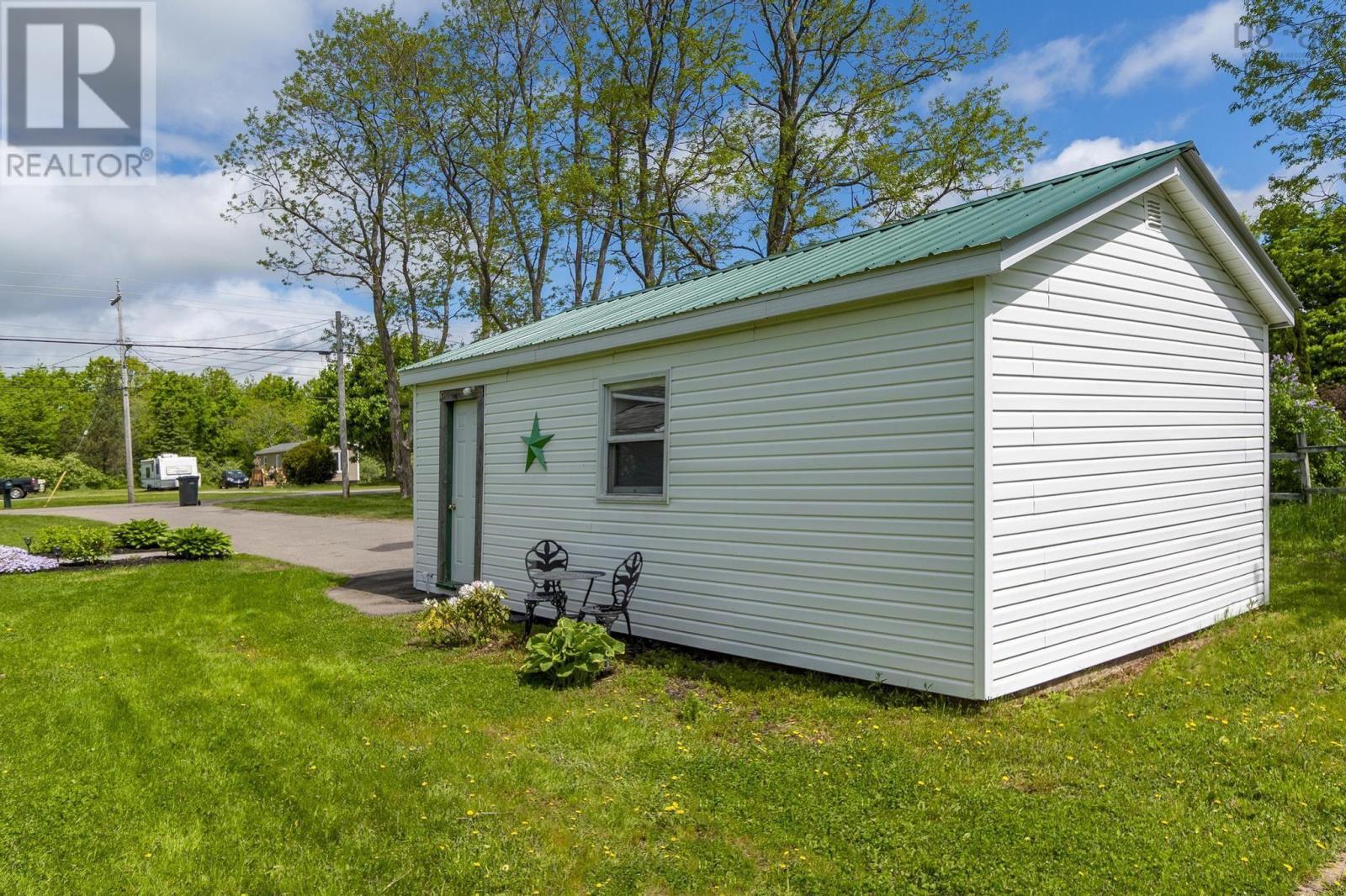 8770 Highway 201 Property Photo 42