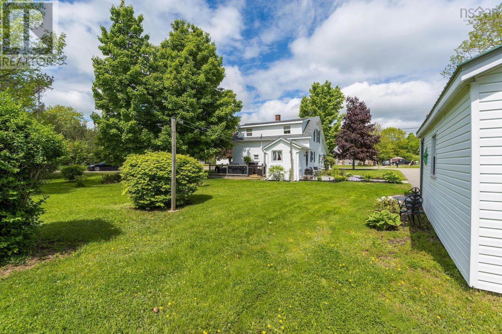 8770 Highway 201 Property Photo 45