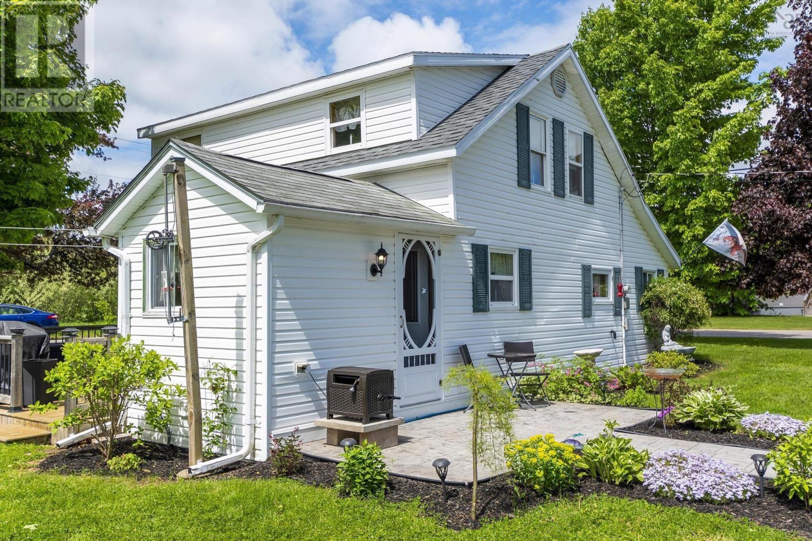 8770 Highway 201 Property Photo 46