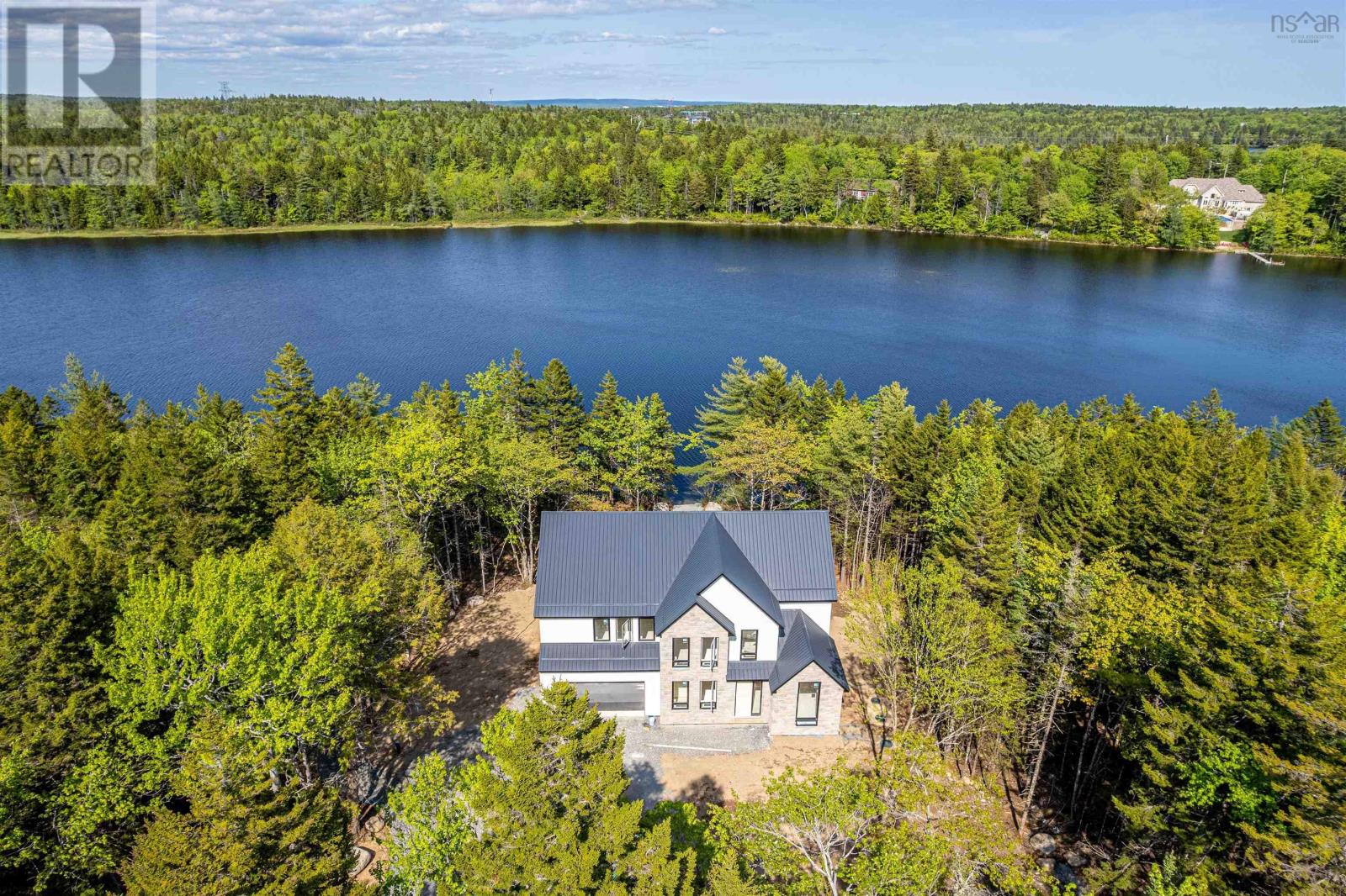 103 Canoe Crescent Property Photo