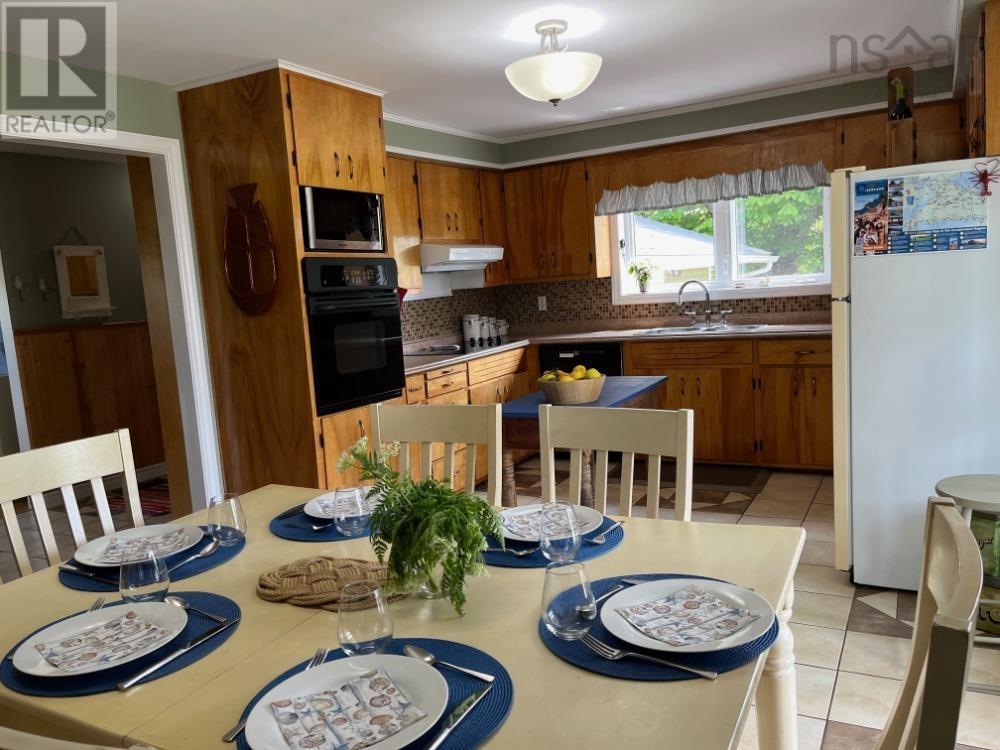 11 Ells Lane Property Photo 12