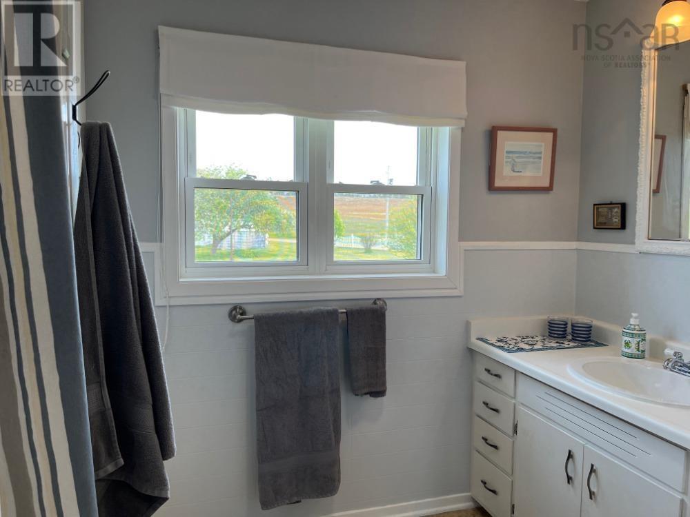 11 Ells Lane Property Photo 17