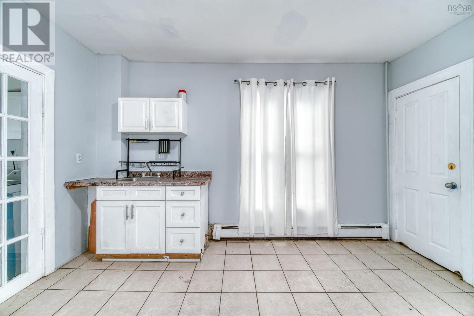 20-22 Coronet Avenue Property Photo 17