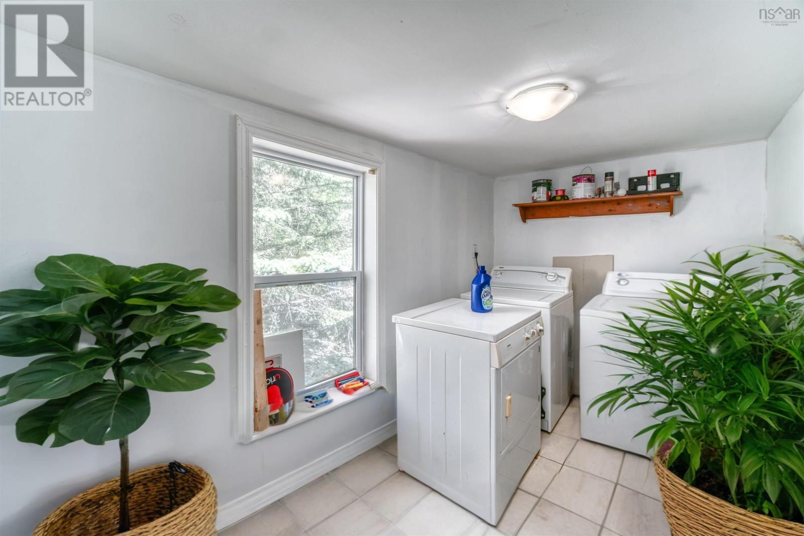 20-22 Coronet Avenue Property Photo 27