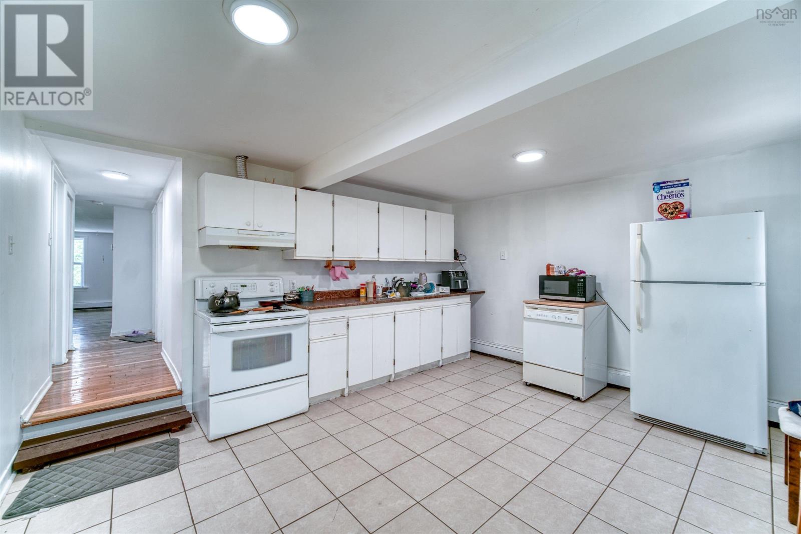 20-22 Coronet Avenue Property Photo 31