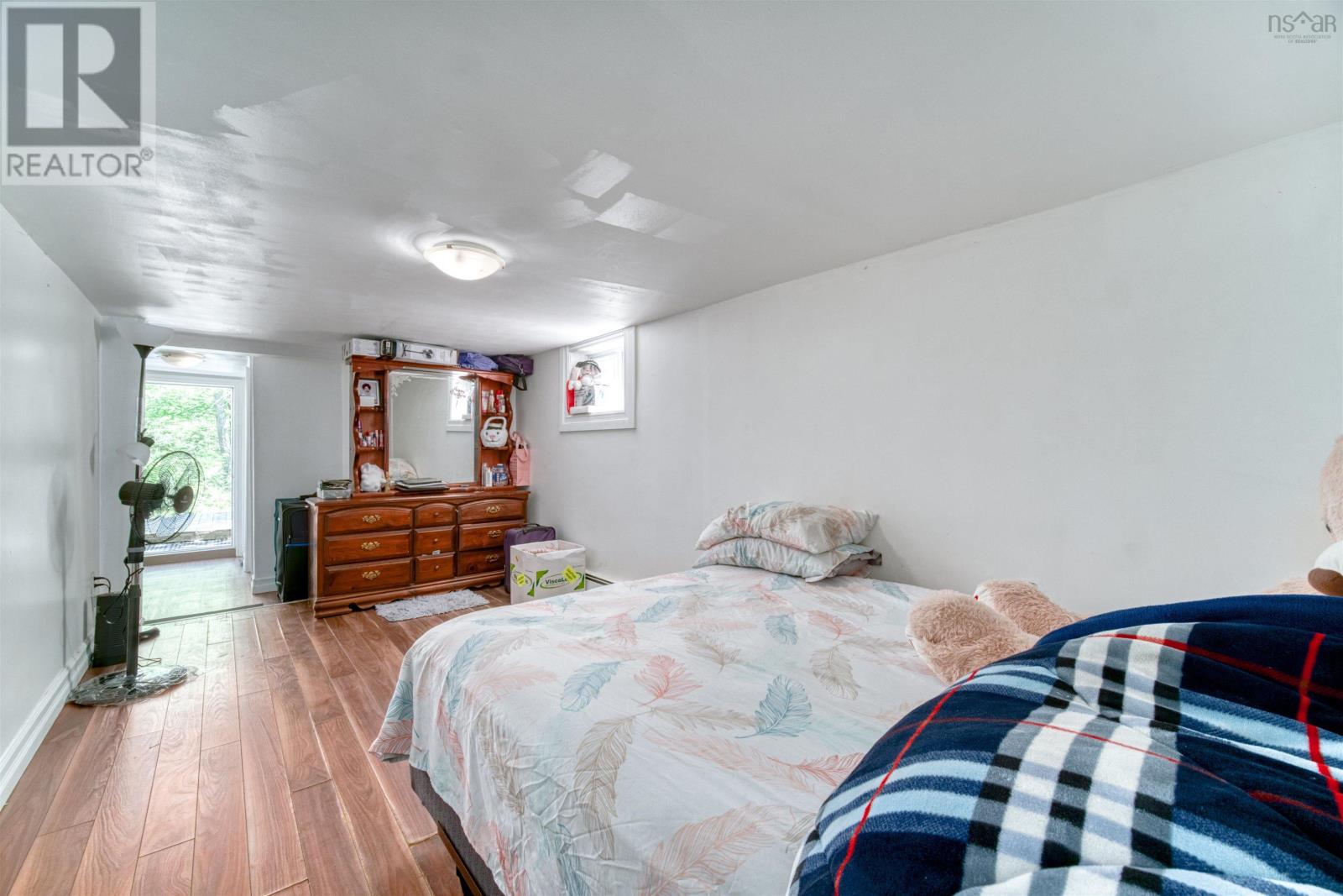 20-22 Coronet Avenue Property Photo 33