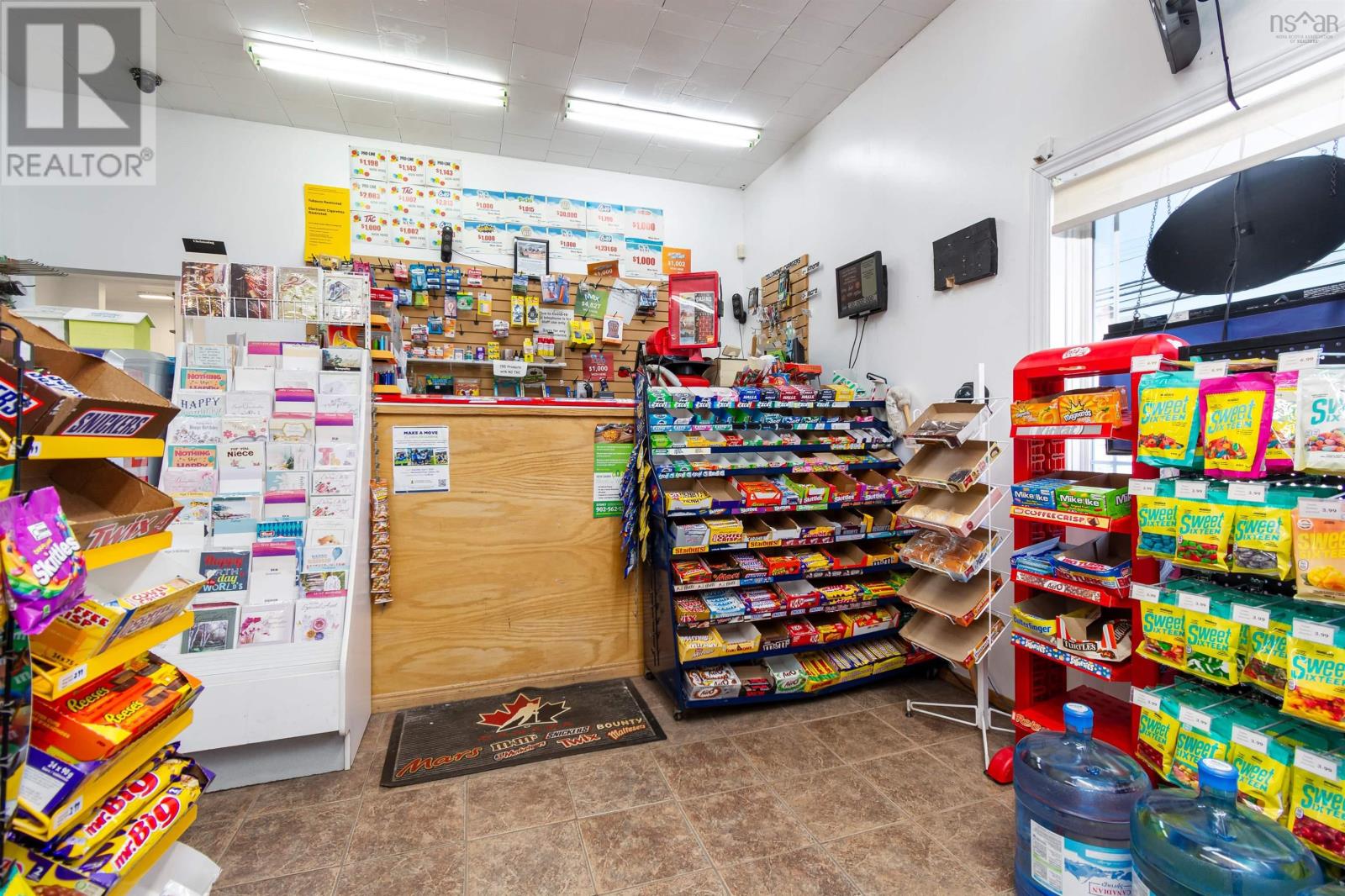 1370 Victoria Road Property Photo 5