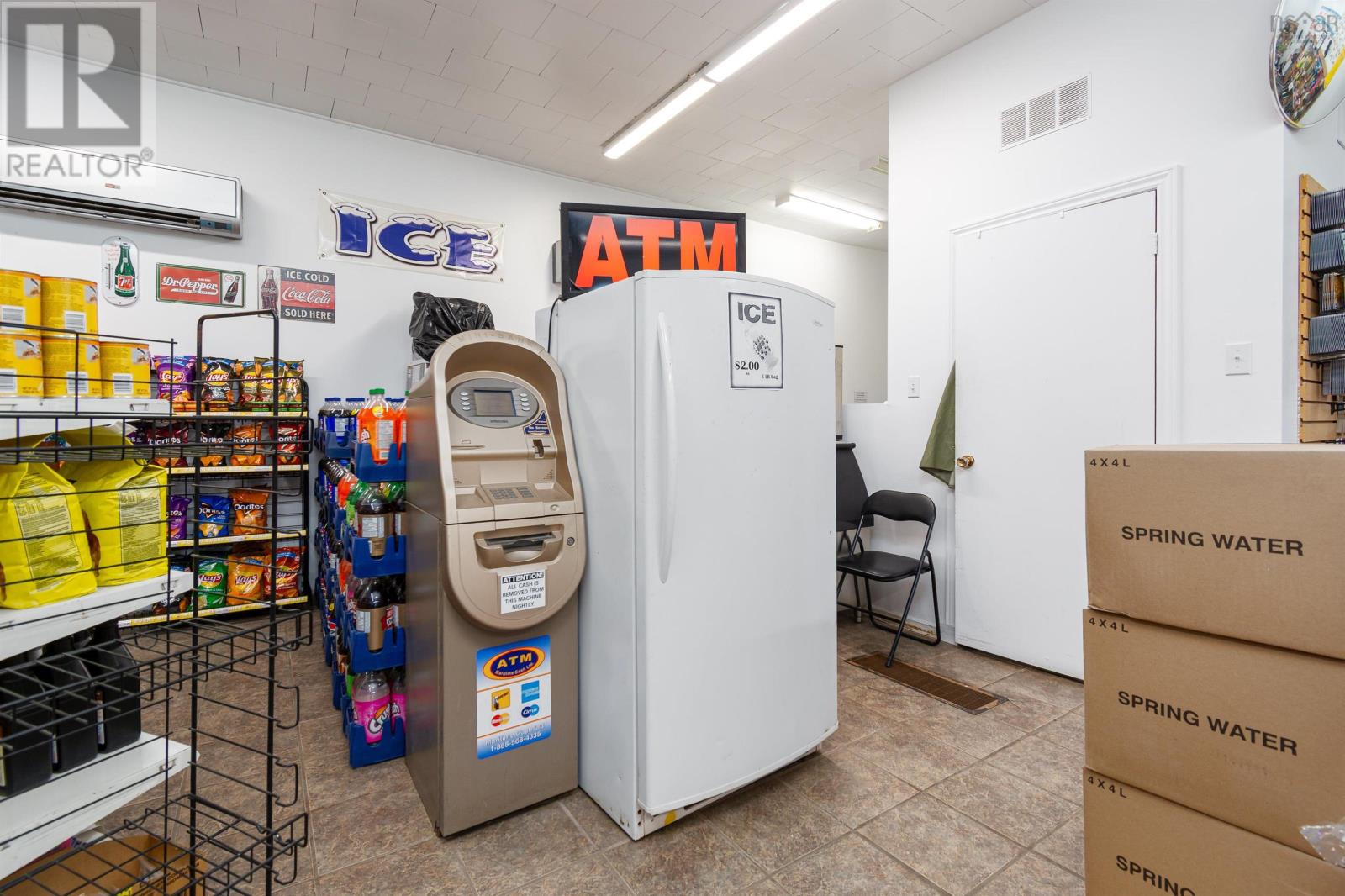 1370 Victoria Road Property Photo 6