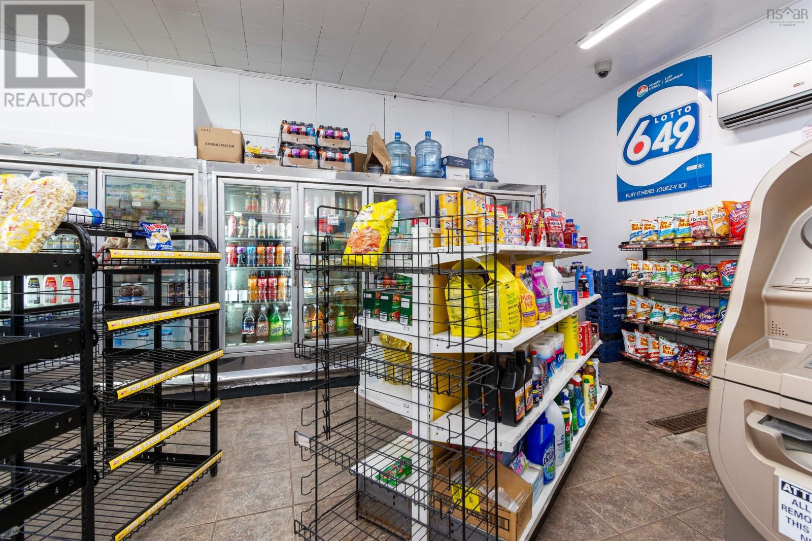 1370 Victoria Road Property Photo 8