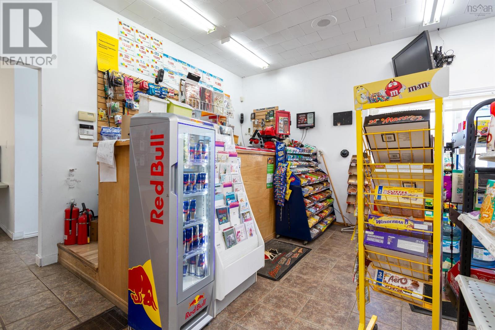 1370 Victoria Road Property Photo 9