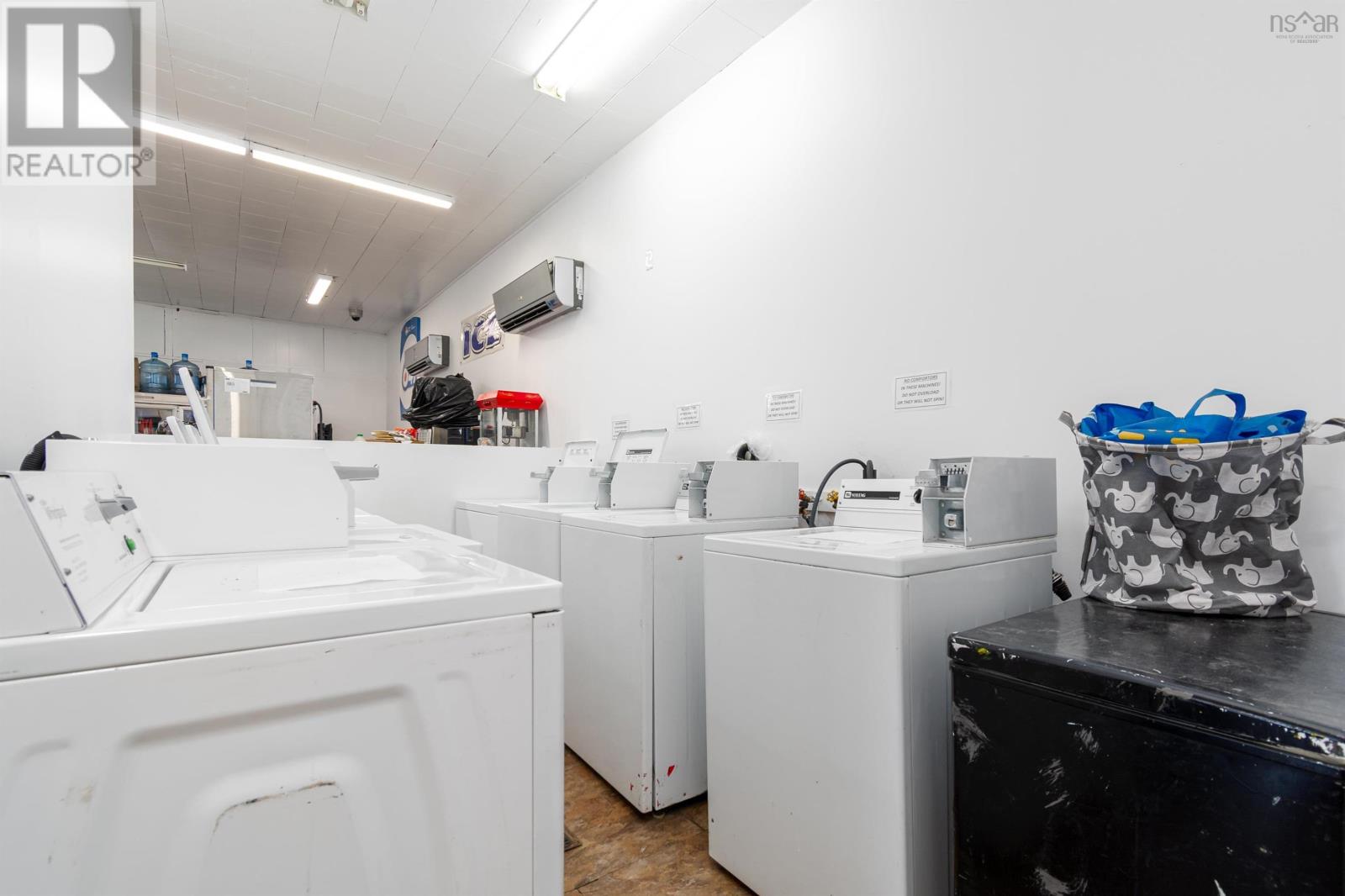 1370 Victoria Road Property Photo 12