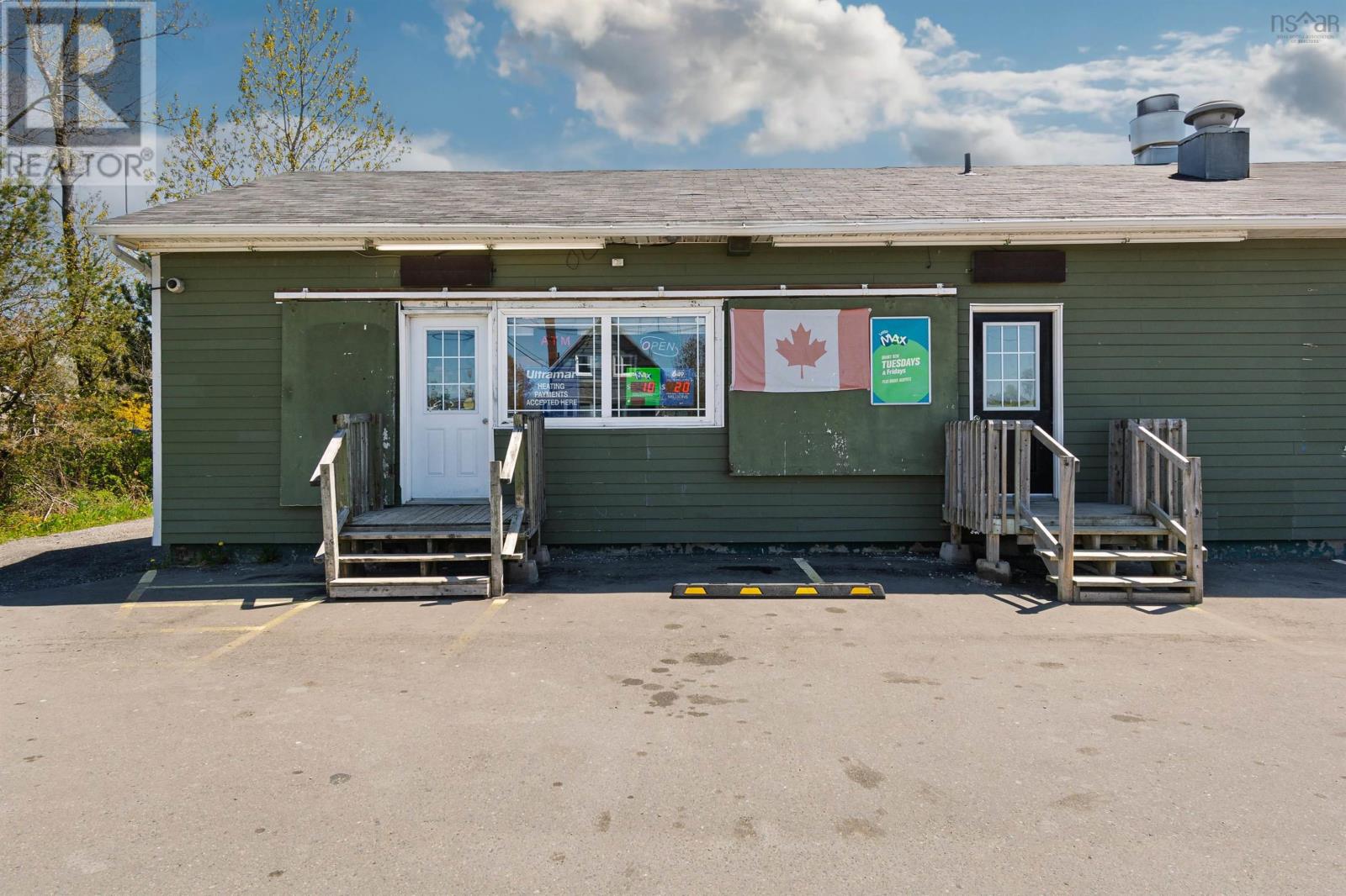 1370 Victoria Road Property Photo 22