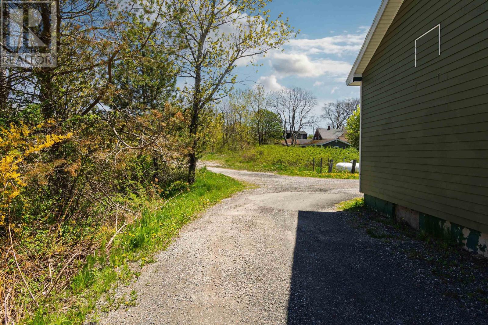 1370 Victoria Road Property Photo 24