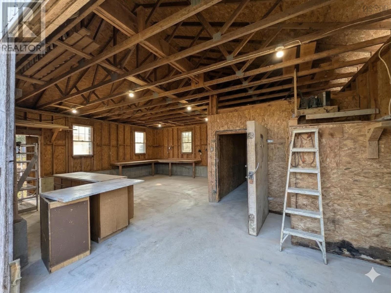 2925 Highway 203 Property Photo 15