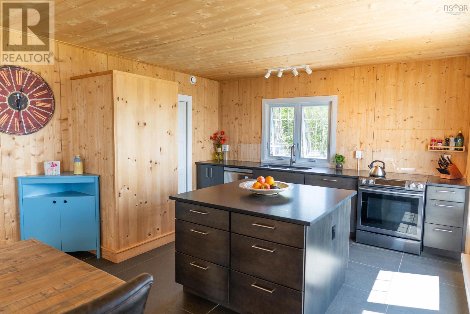 122 Peter Sosna Drive Property Photo 13