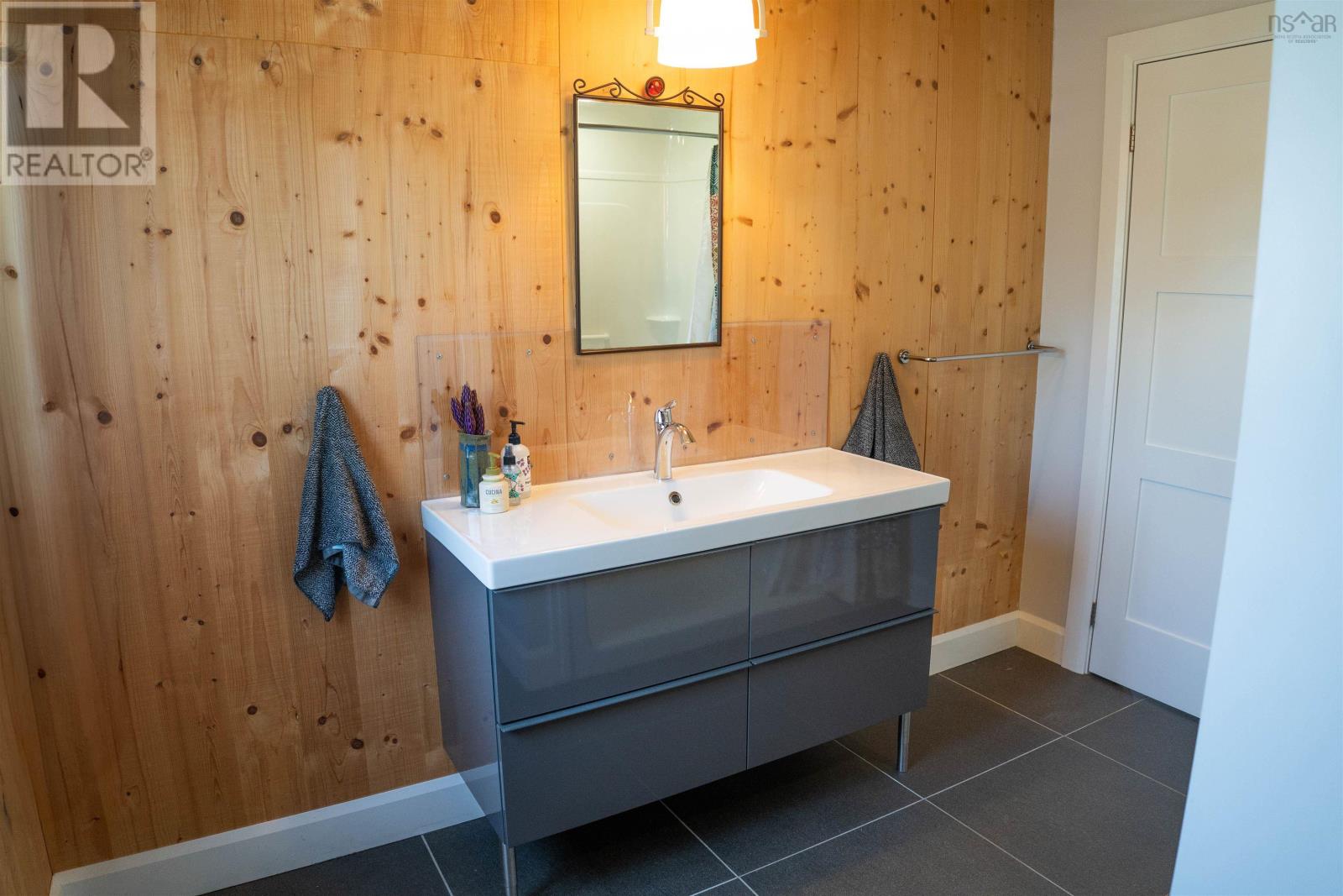 122 Peter Sosna Drive Property Photo 38