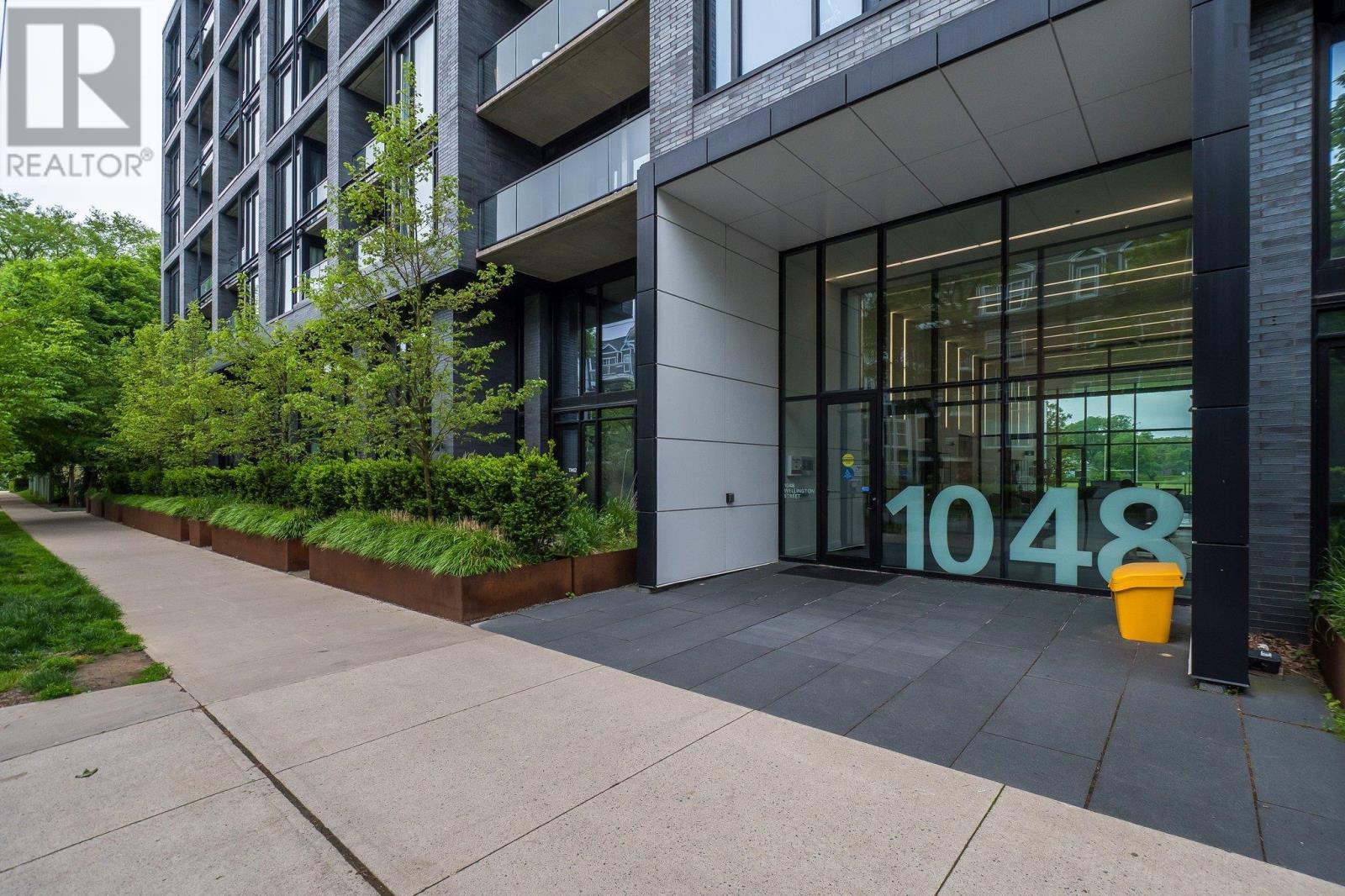 312 1048 Wellington Street Property Photo 1