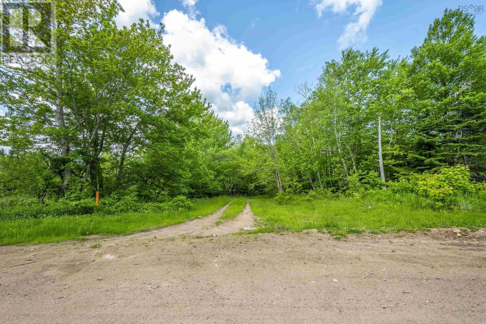 10 Highway Property Photo 1