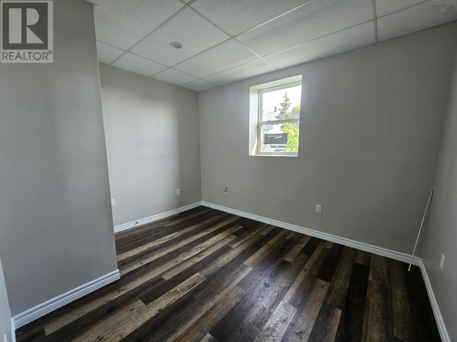 155 Queen Street Property Photo 12