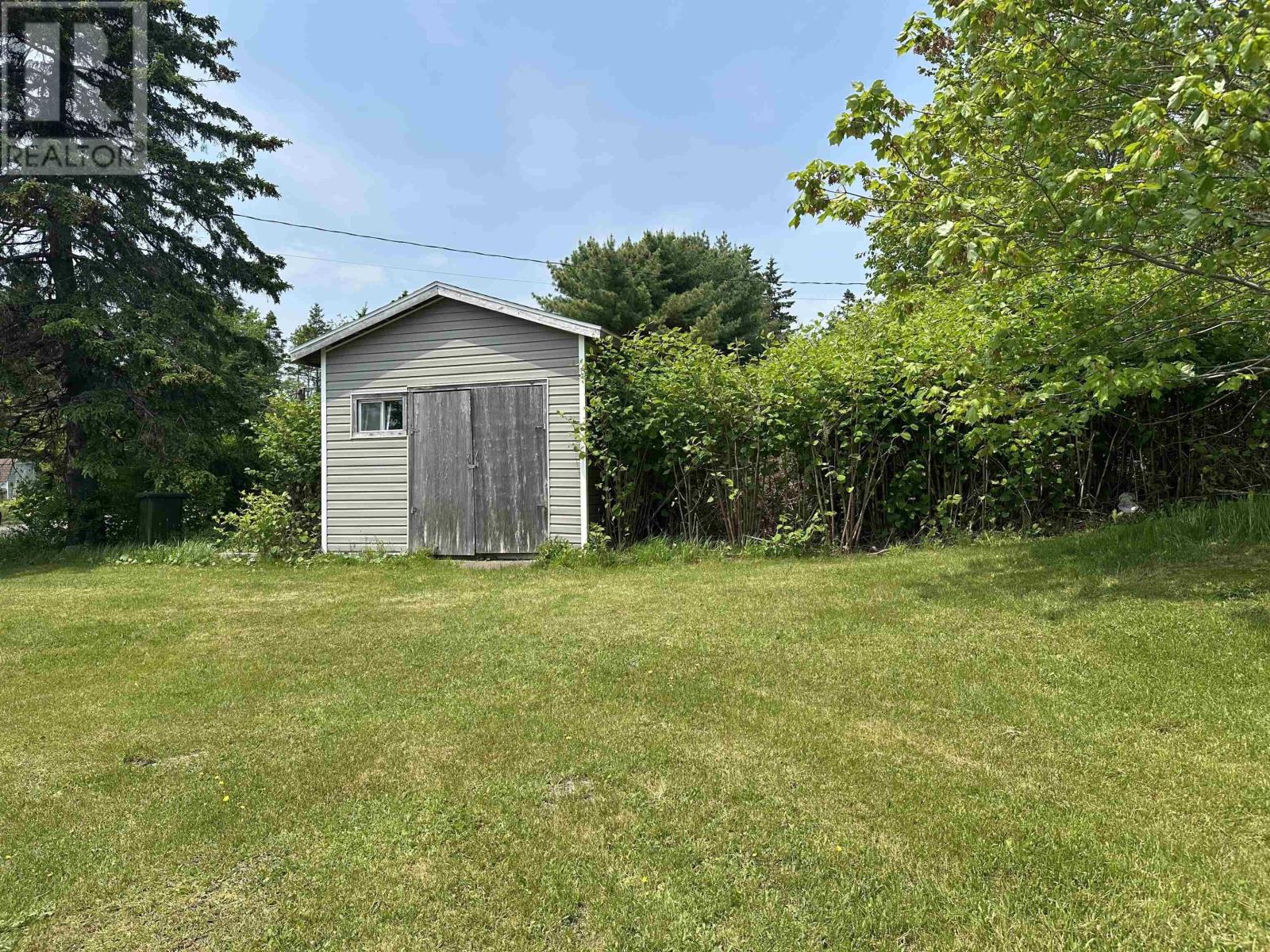 6 Lake Road Property Photo 5